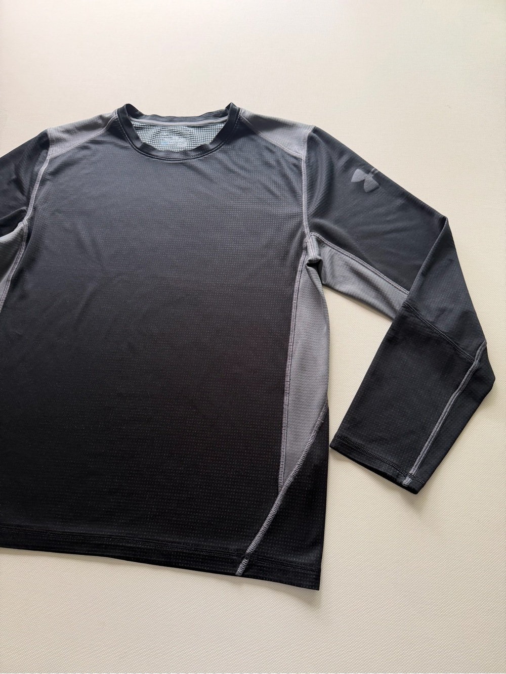 Under Armour Men’s Long Sleeve Performance Tee - Black & Gray